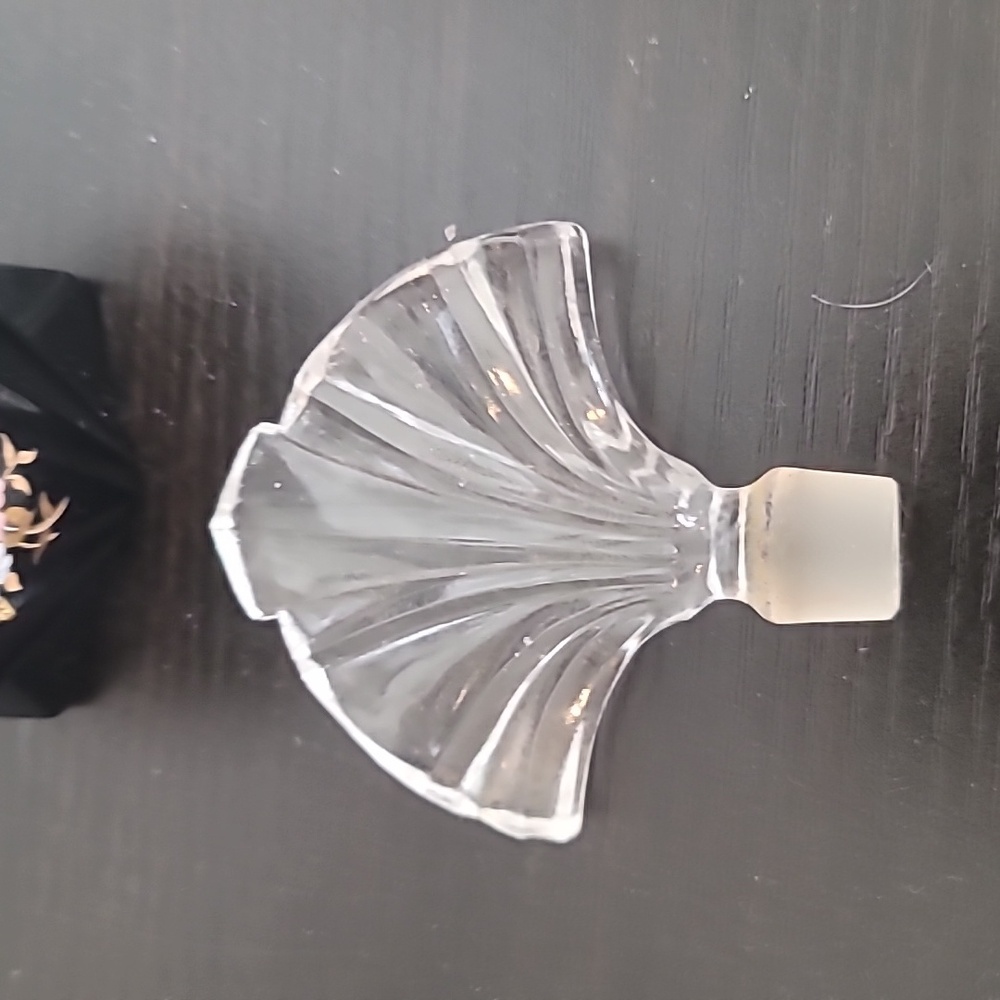 Vintage Black Glass Floral Empty Motif Perfume Bottle - Picture 8 of 9